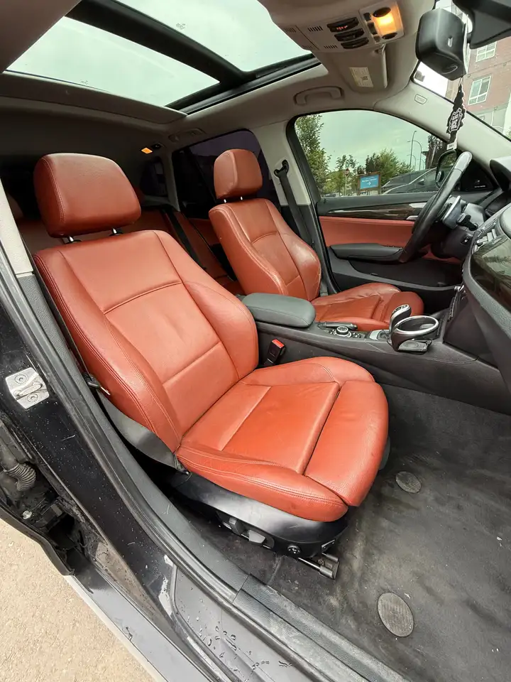 BMW X1 photo BMW X1