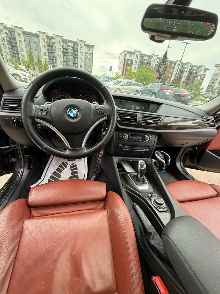 BMW X1 photo BMW X1