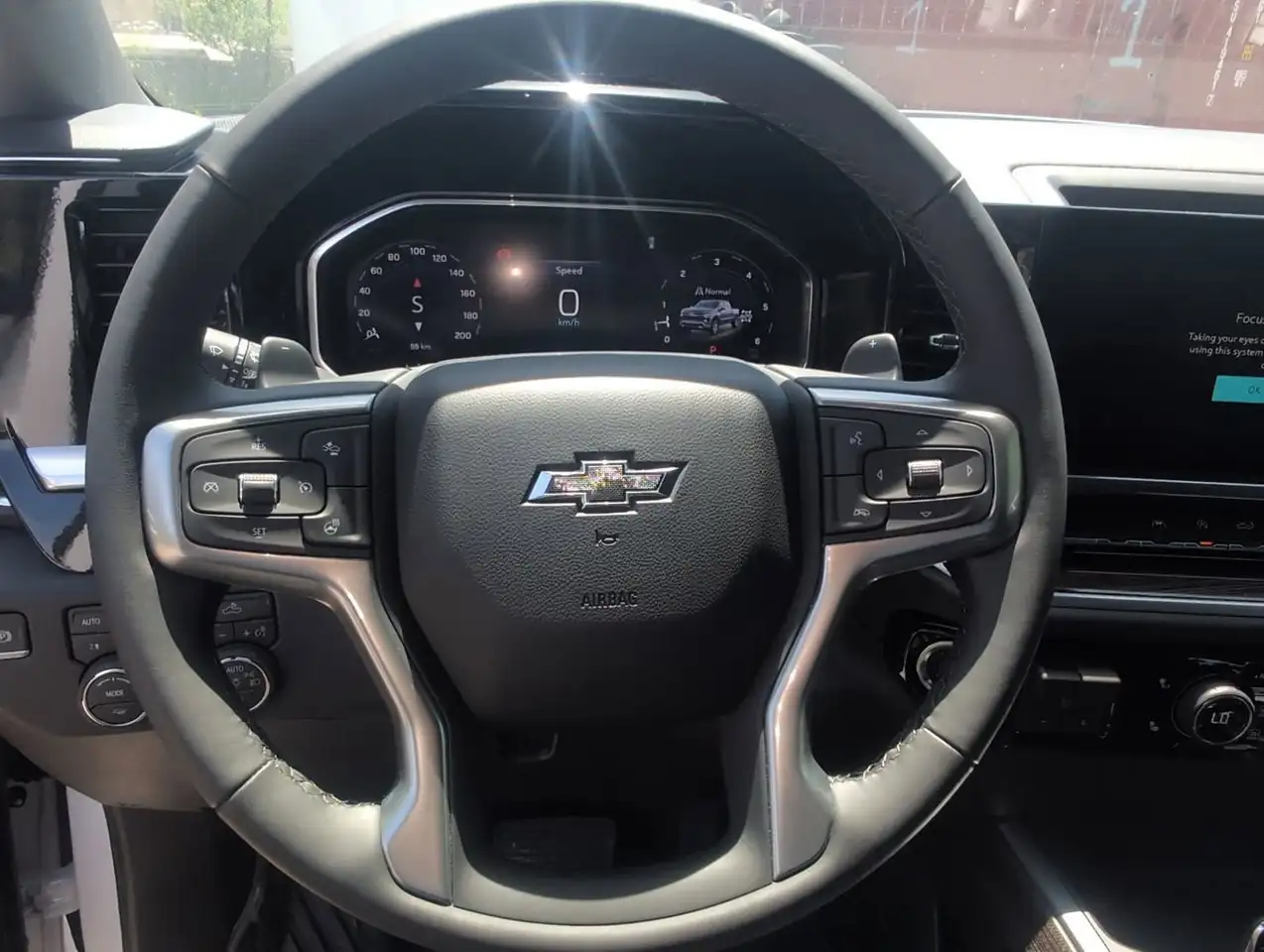 Chevrolet Silverado 1500 снимка Chevrolet Silverado 1500