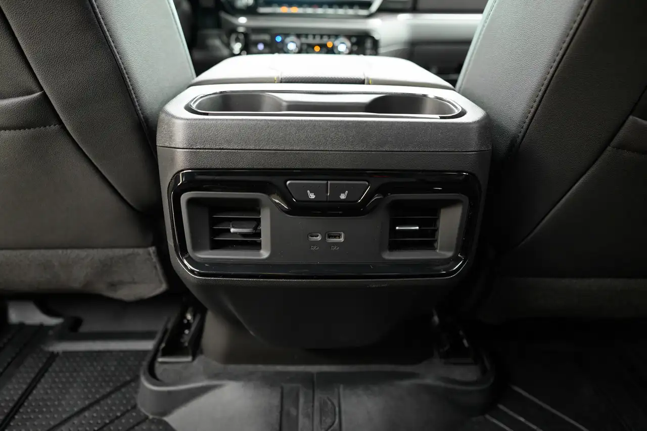 Chevrolet Silverado 1500 снимка Chevrolet Silverado 1500