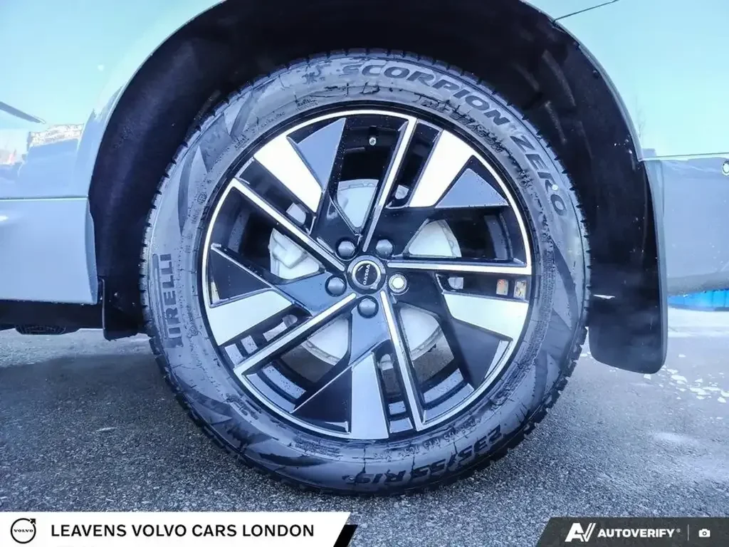 Volvo XC60 снимка Volvo XC60
