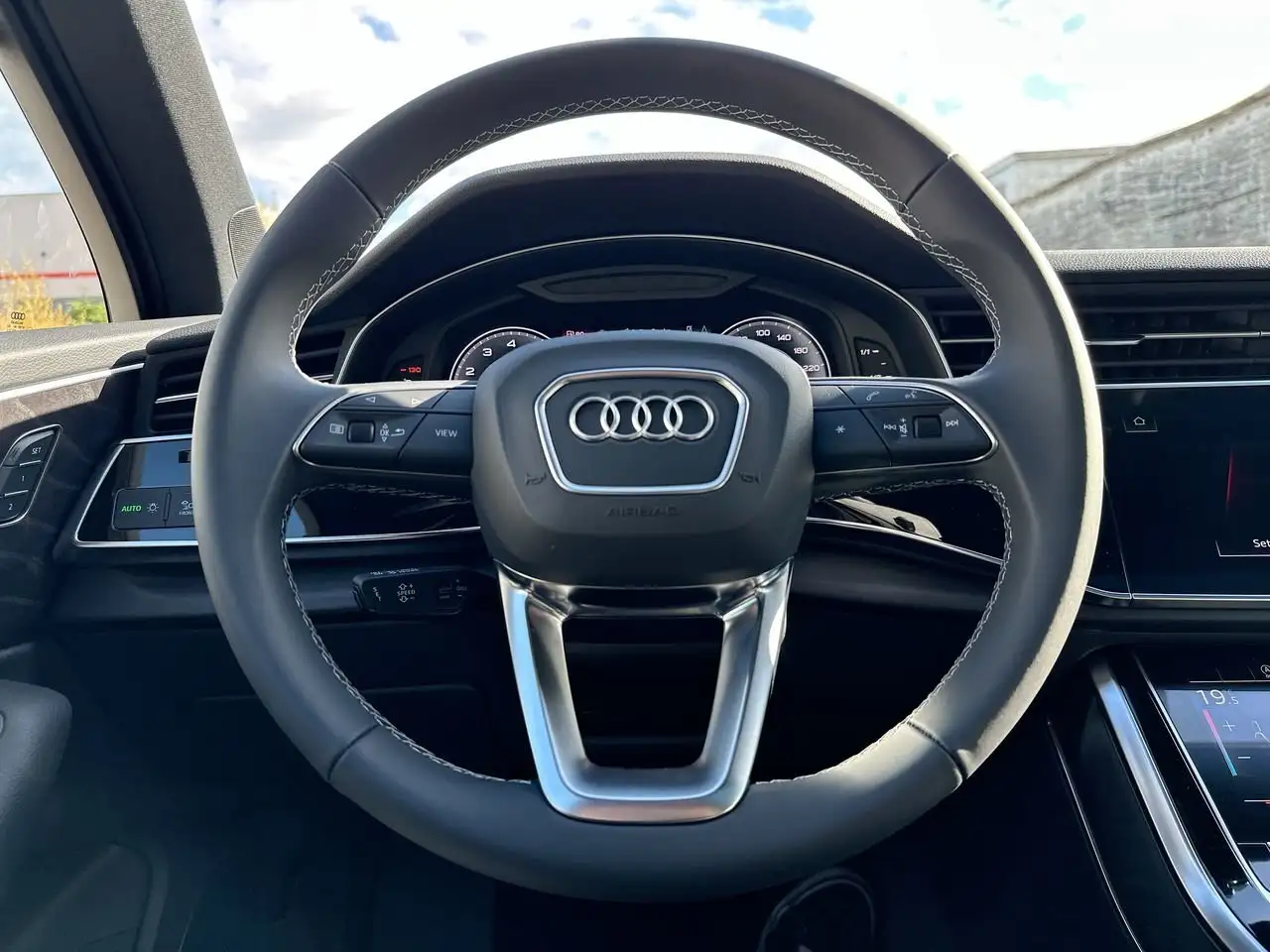 Audi Q7 photo Audi Q7