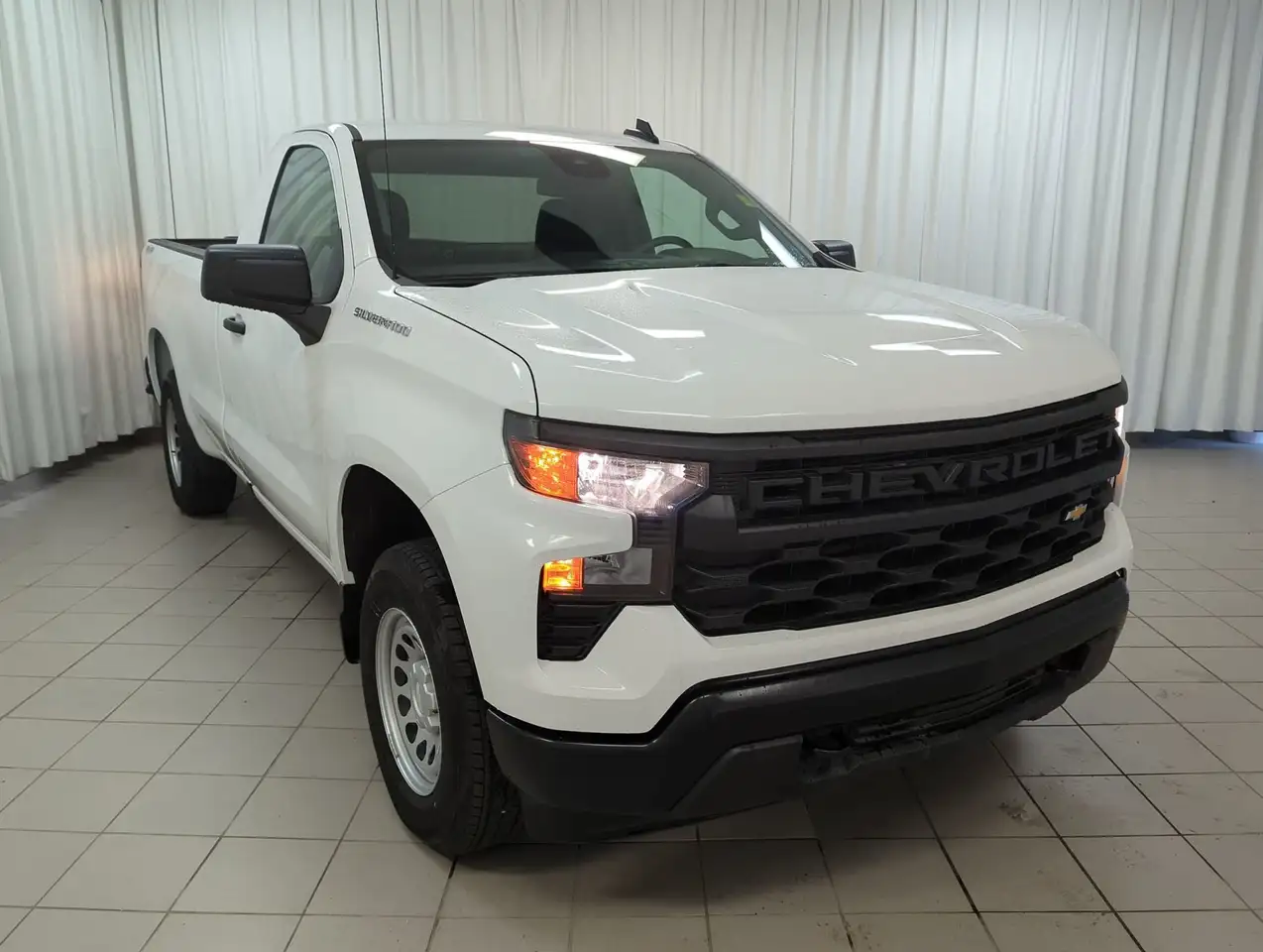Chevrolet Silverado 1500 снимка Chevrolet Silverado 1500
