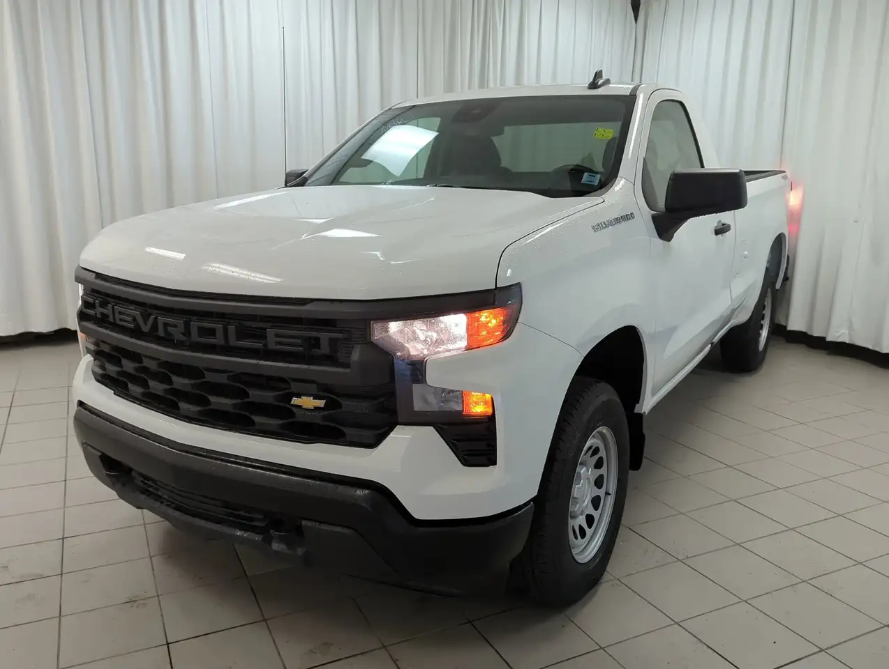 Chevrolet Silverado 1500 снимка Chevrolet Silverado 1500