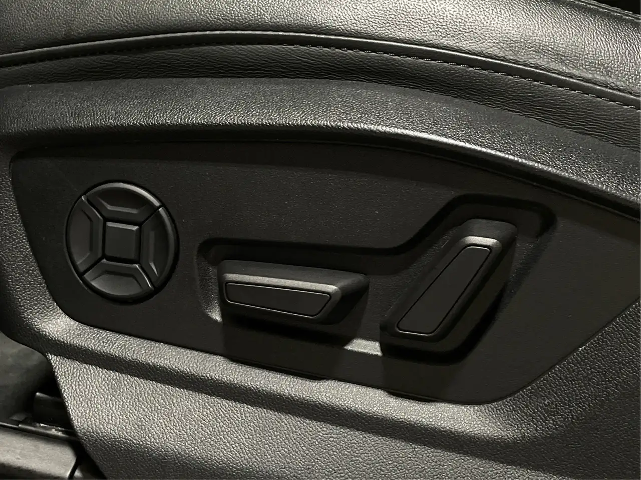 Audi Q7 photo Audi Q7