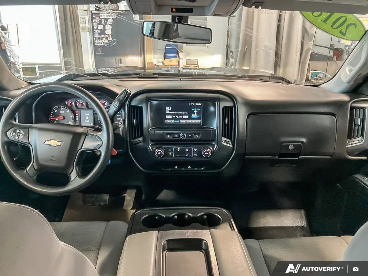 Chevrolet Silverado 1500 снимка Chevrolet Silverado 1500