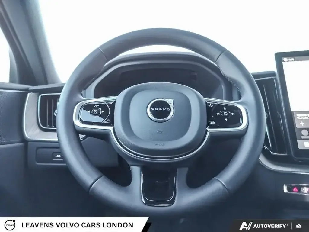 Volvo XC60 снимка Volvo XC60
