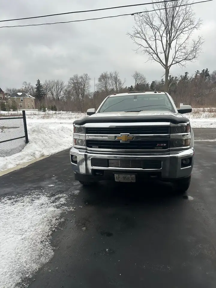 Chevrolet Silverado 2500 photo Chevrolet Silverado 2500