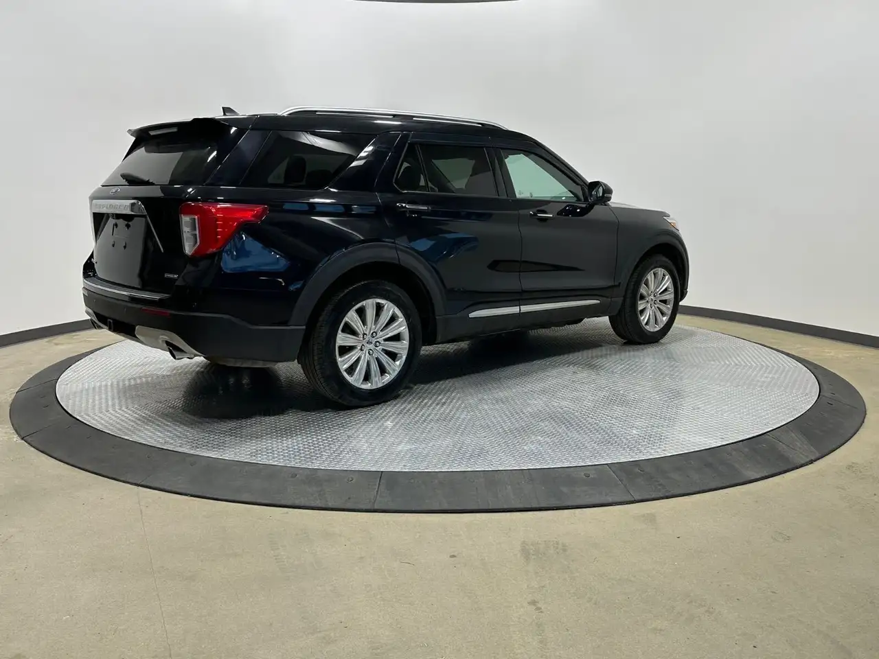 Ford Explorer photo Ford Explorer