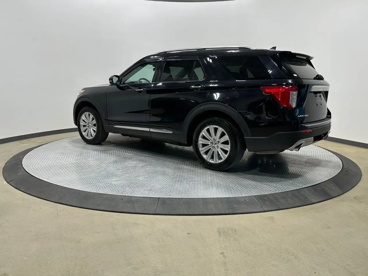Ford Explorer photo Ford Explorer