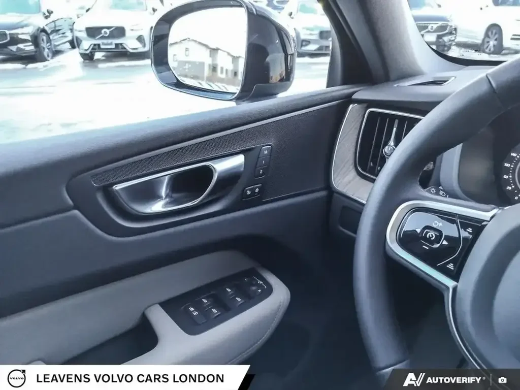 Volvo XC60 снимка Volvo XC60