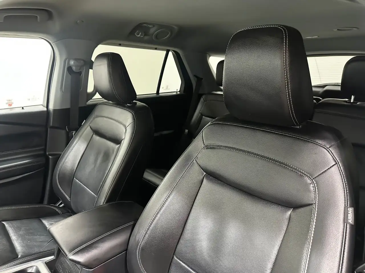 Ford Explorer photo Ford Explorer