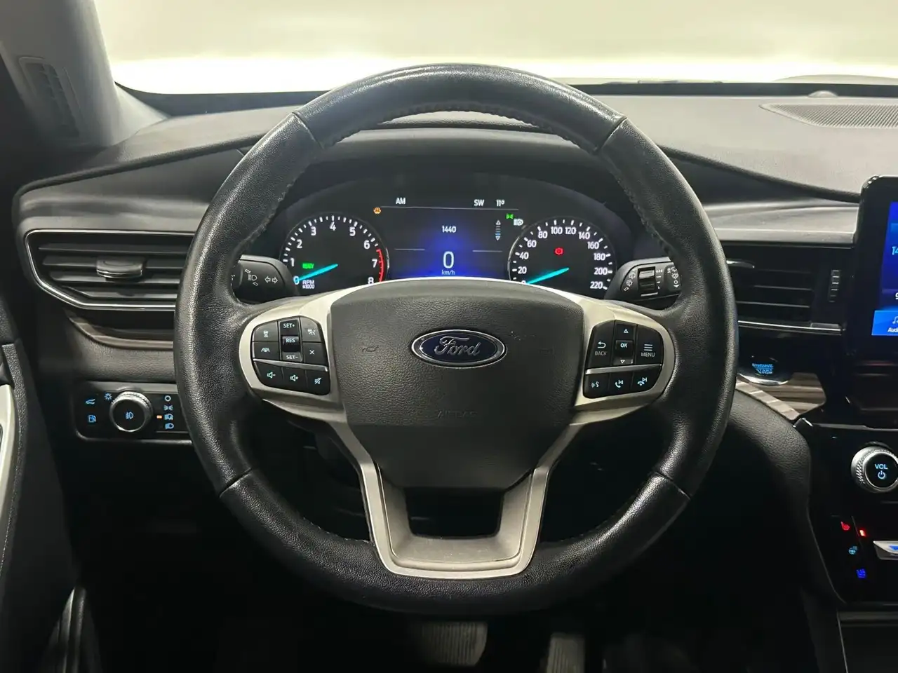 Ford Explorer photo Ford Explorer