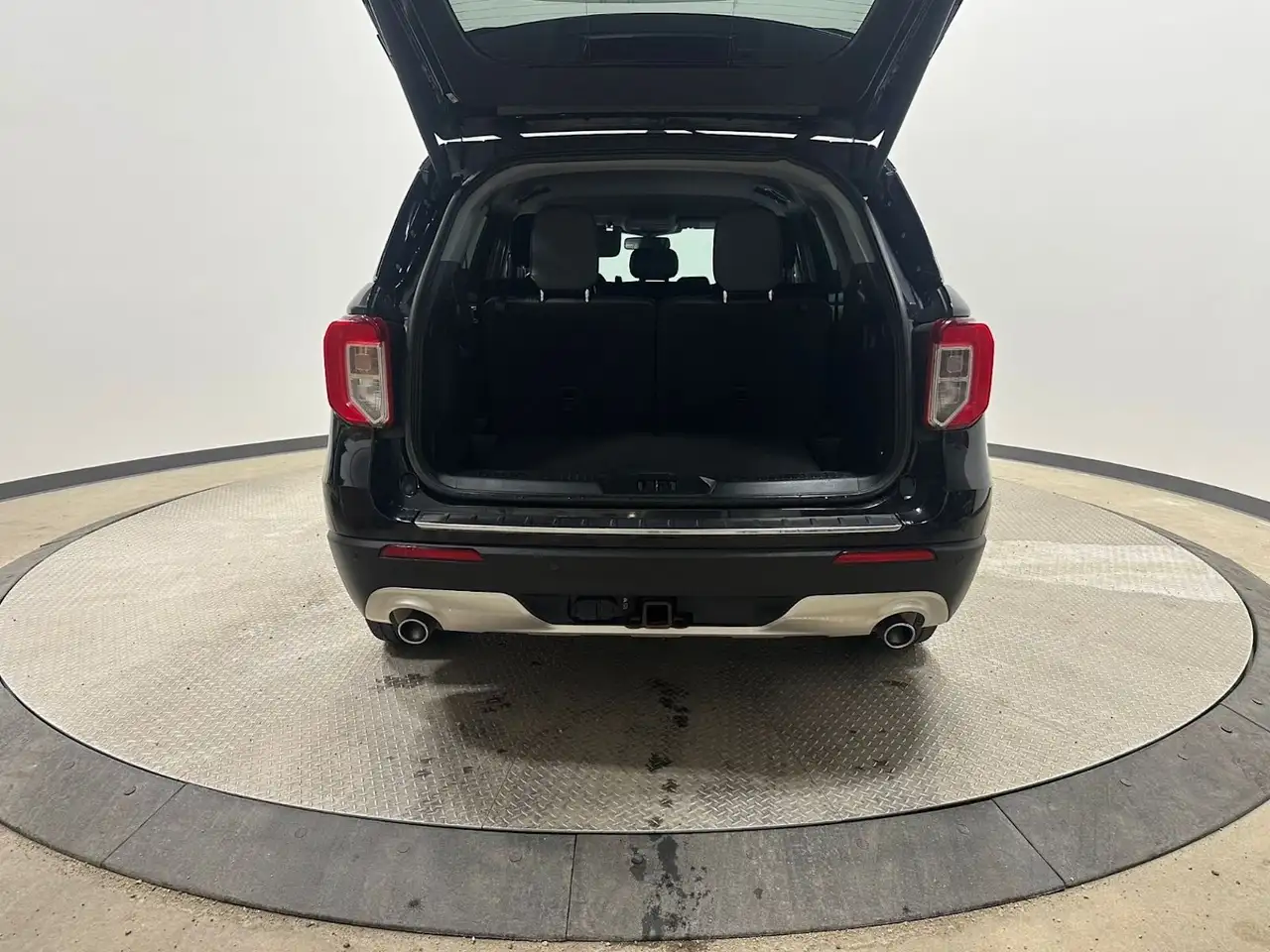 Ford Explorer photo Ford Explorer