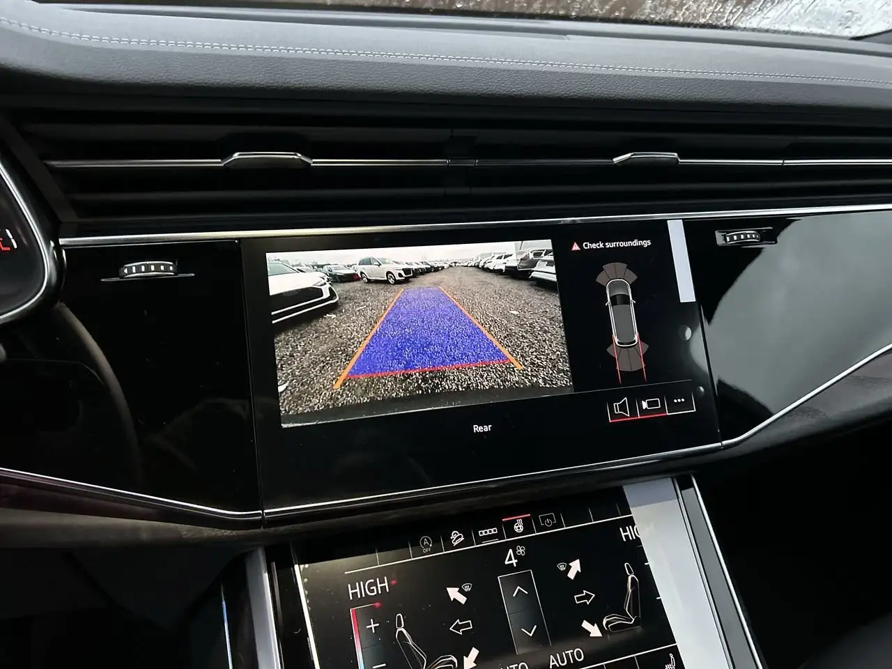Audi Q7 снимка Audi Q7