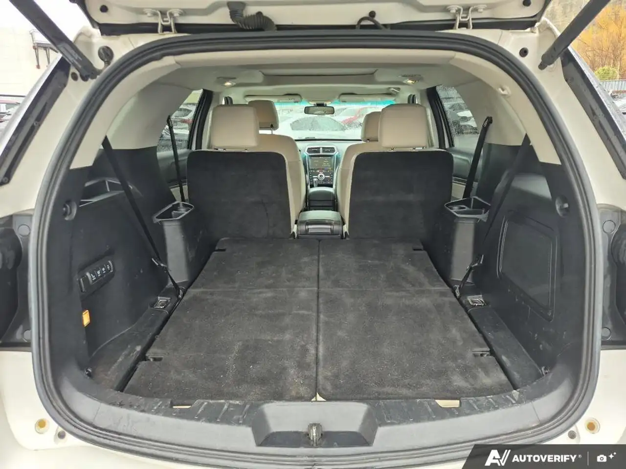 Ford Explorer photo Ford Explorer