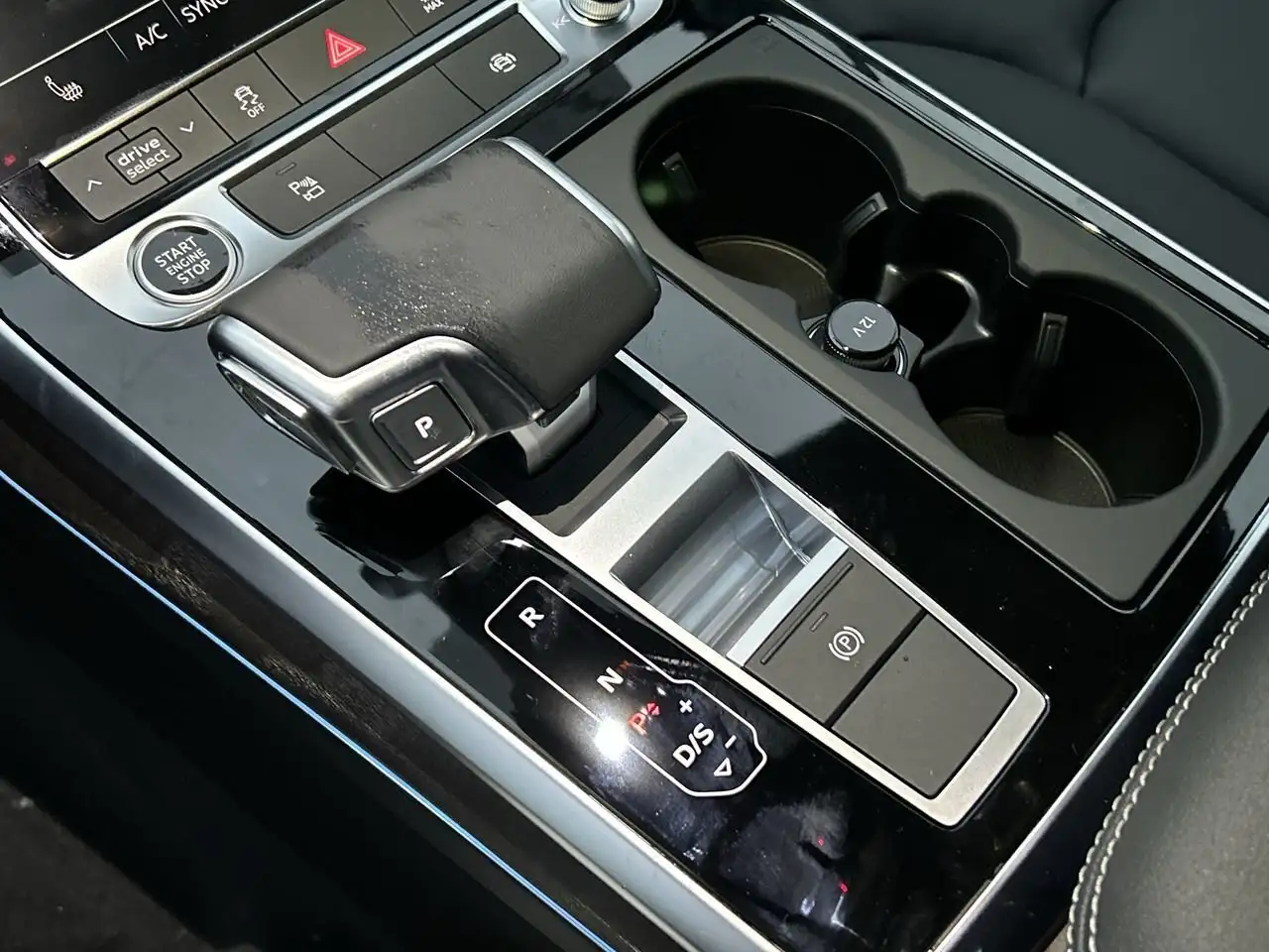 Audi Q7 снимка Audi Q7