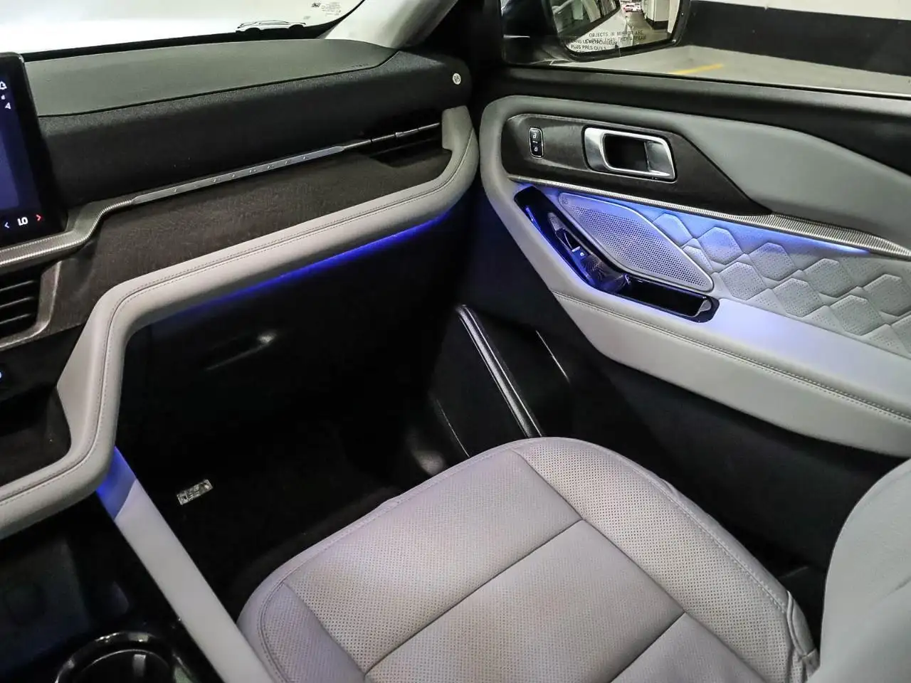 Ford Explorer photo Ford Explorer