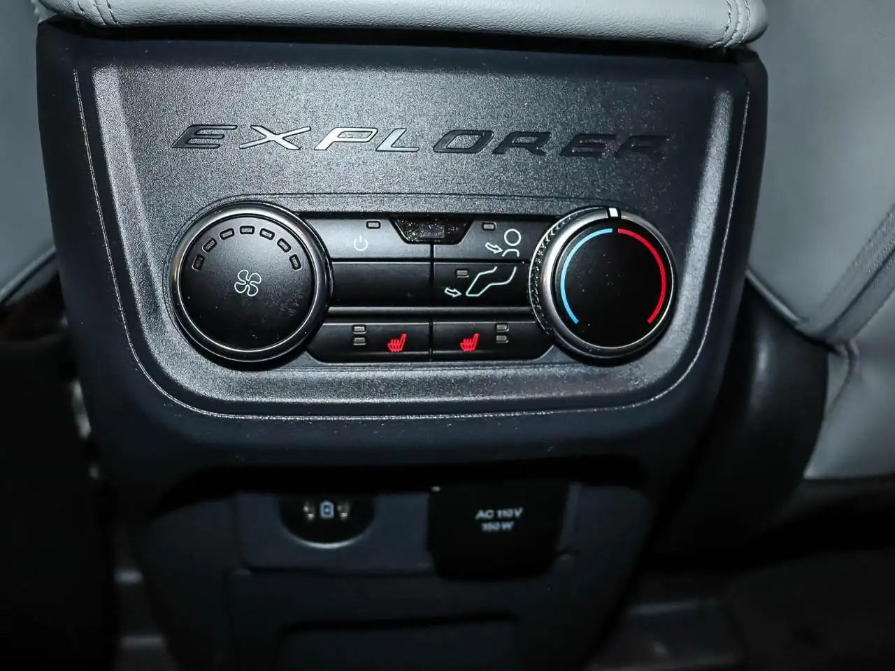 Ford Explorer photo Ford Explorer
