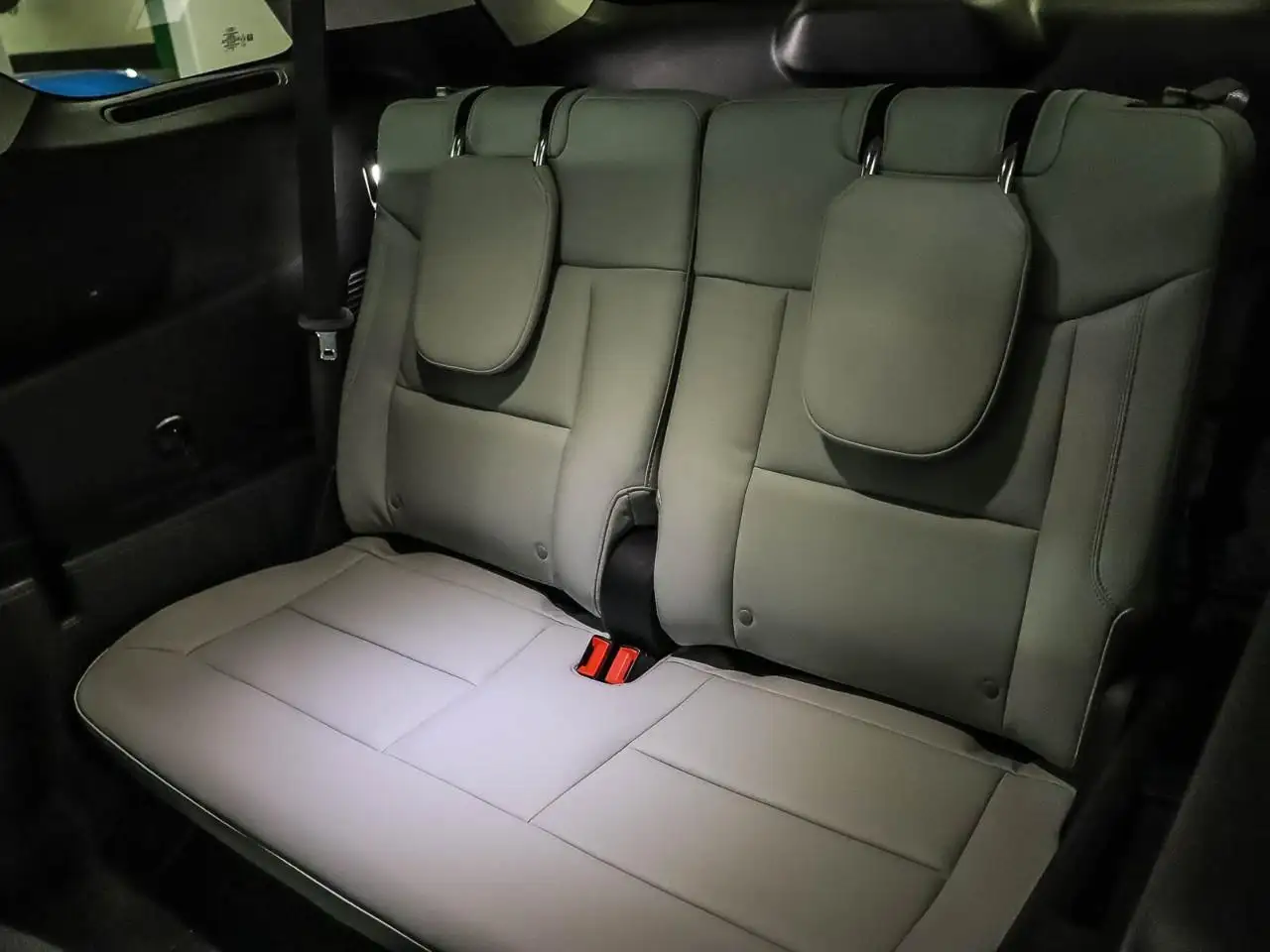 Ford Explorer photo Ford Explorer