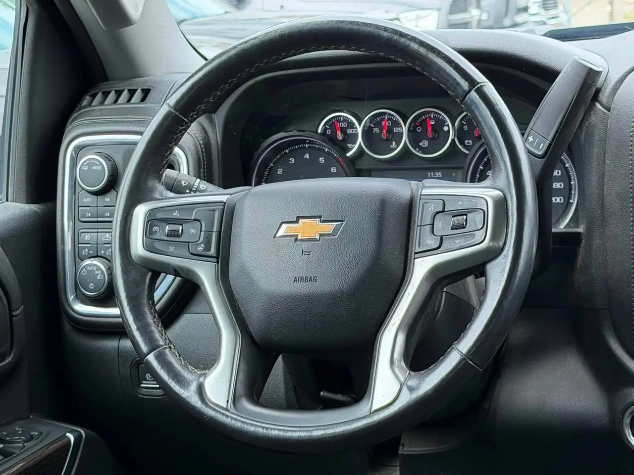Chevrolet Silverado 2500 снимка Chevrolet Silverado 2500
