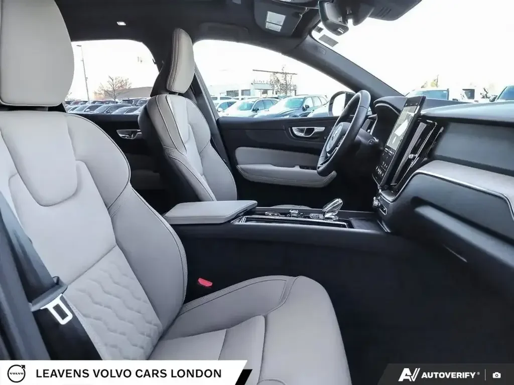 Volvo XC60 снимка Volvo XC60