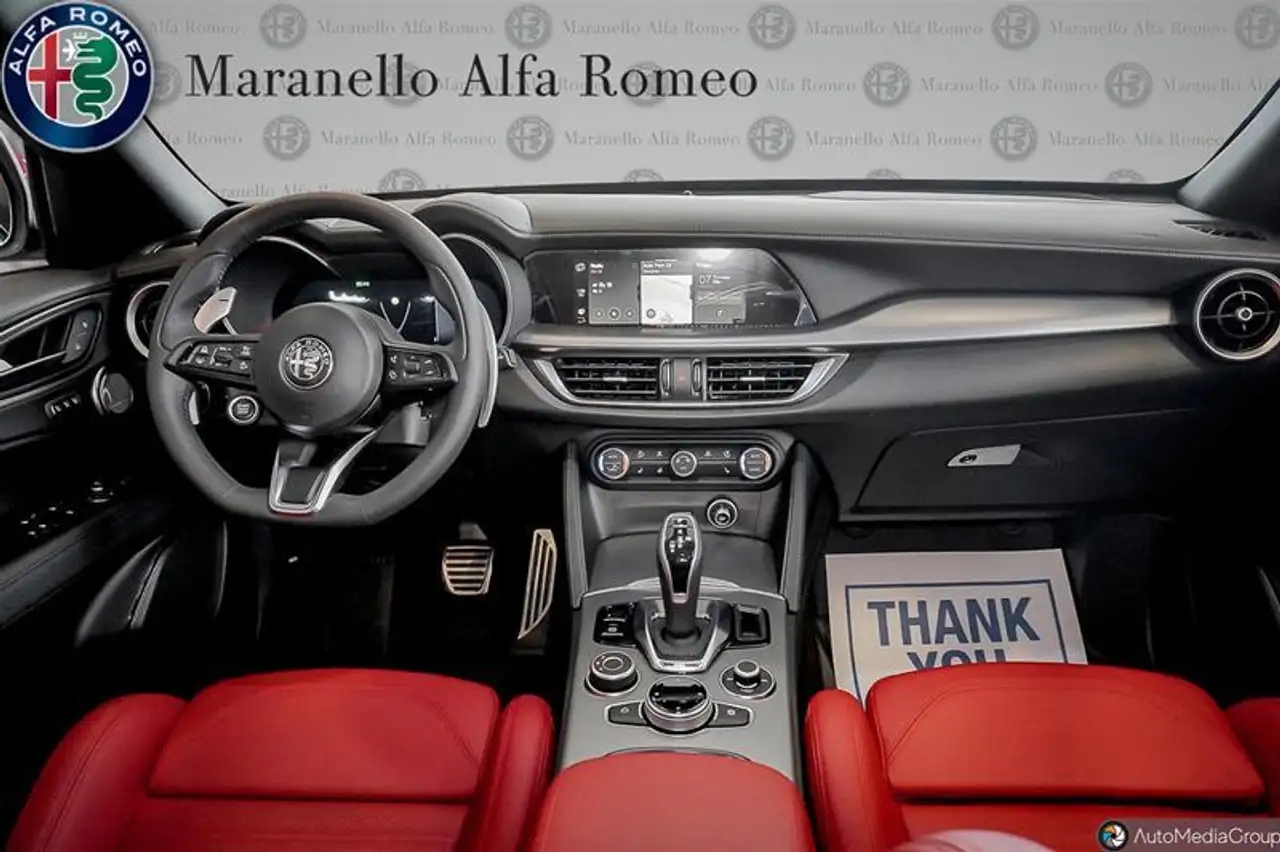 Alfa Romeo Stelvio снимка Alfa Romeo Stelvio