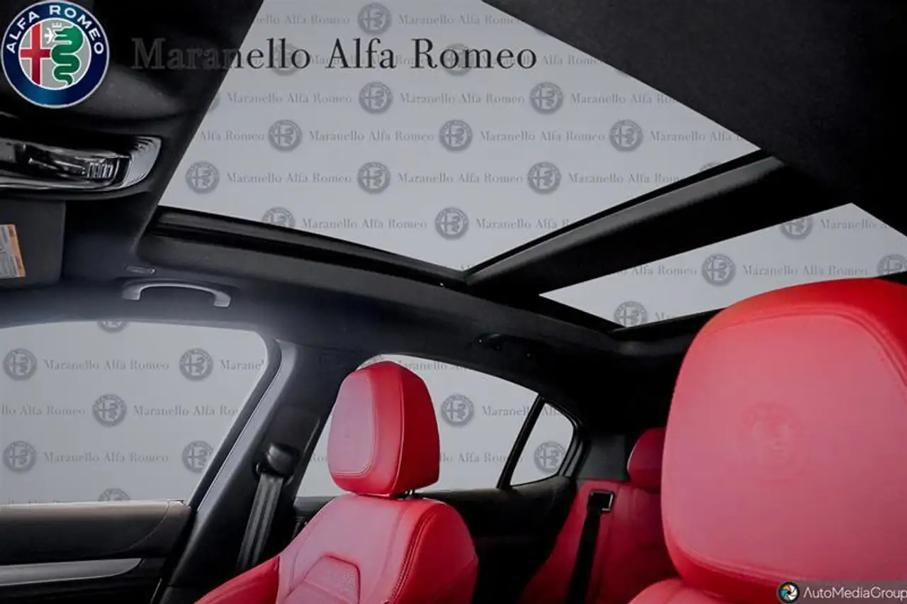 Alfa Romeo Stelvio снимка Alfa Romeo Stelvio
