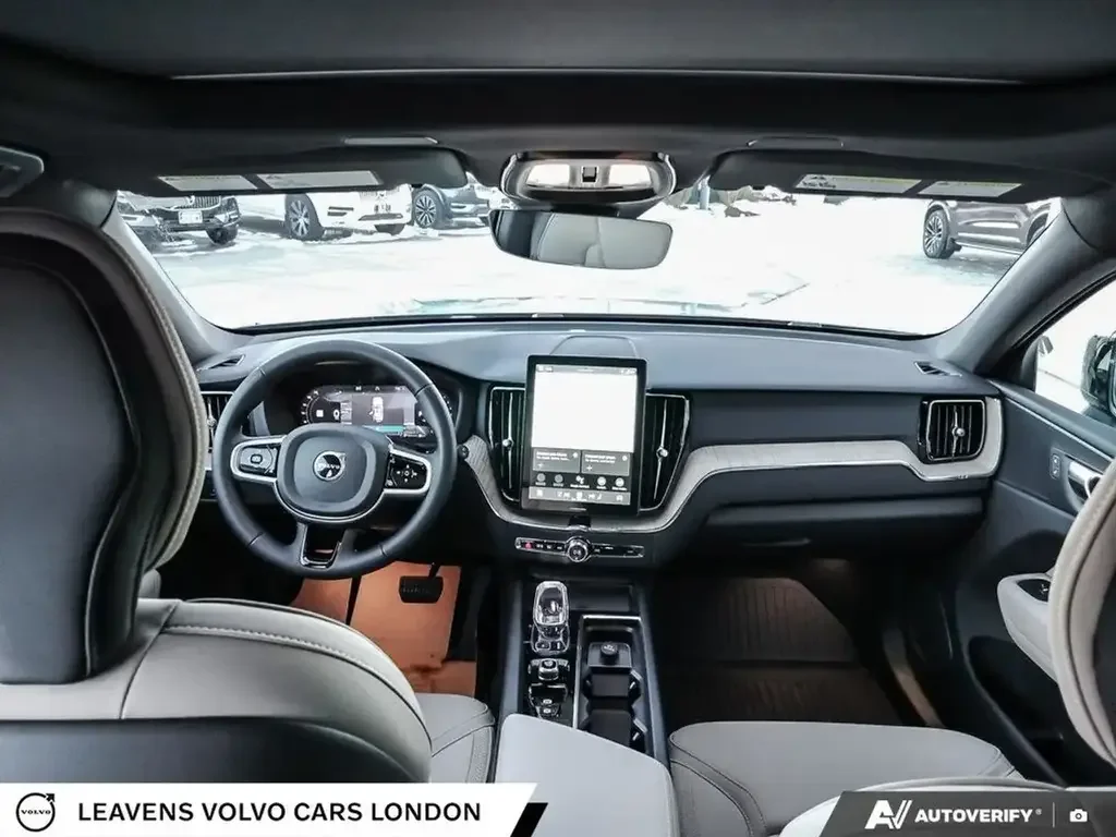 Volvo XC60 снимка Volvo XC60