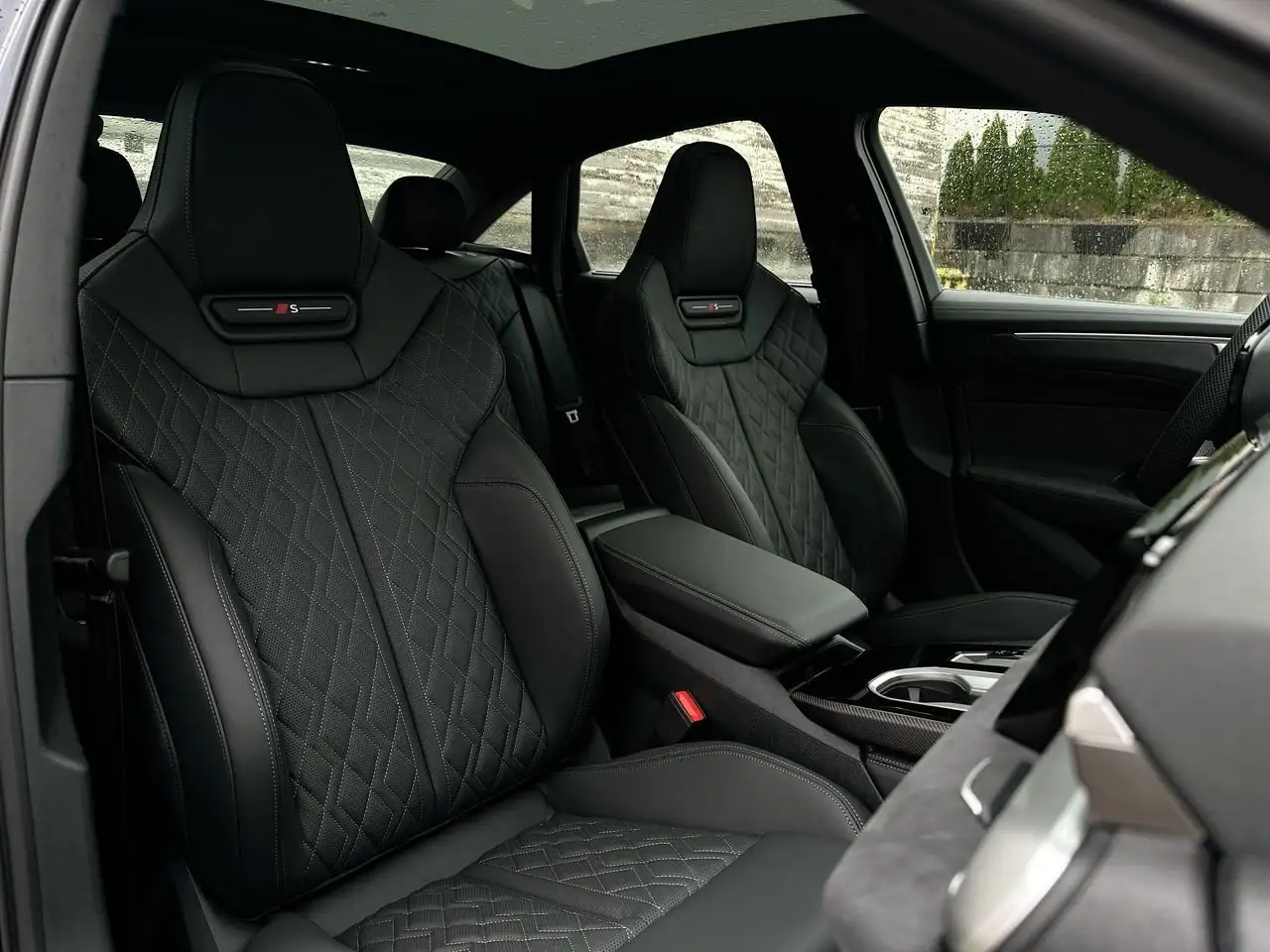 Audi A6 снимка Audi A6