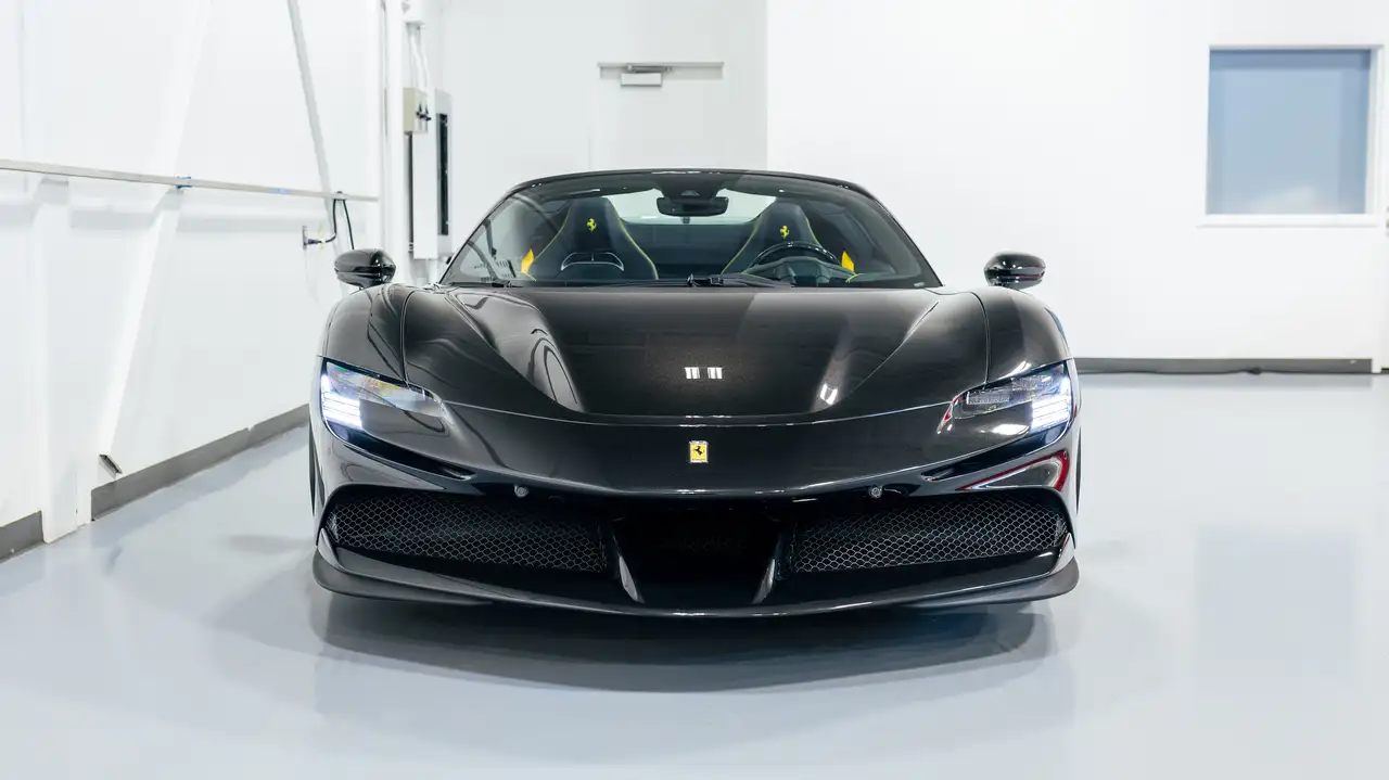 Ferrari SF90 Spider снимка Ferrari SF90 Spider