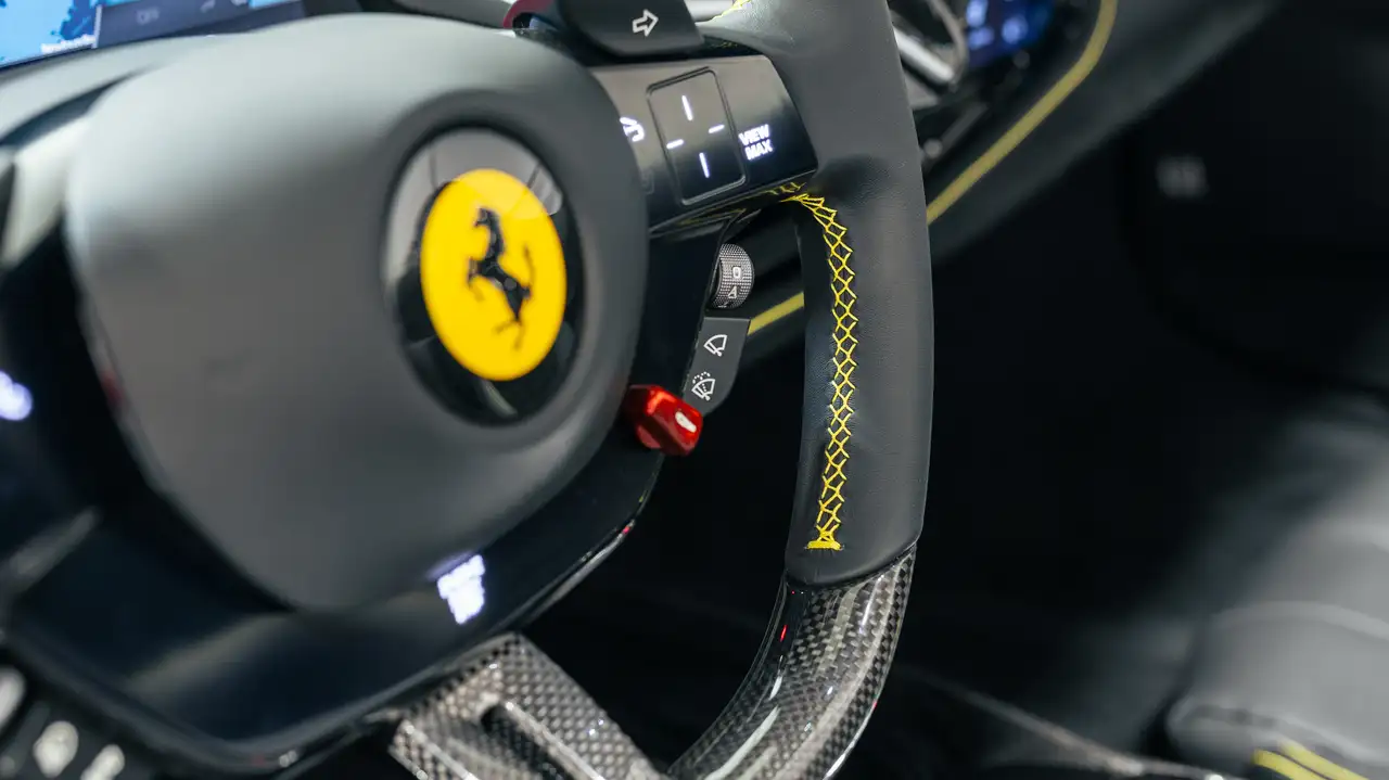 Ferrari SF90 Spider снимка Ferrari SF90 Spider