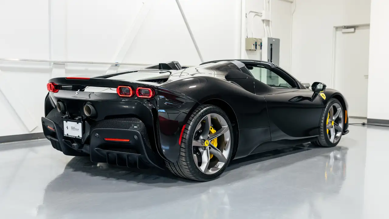 Ferrari SF90 Spider снимка Ferrari SF90 Spider