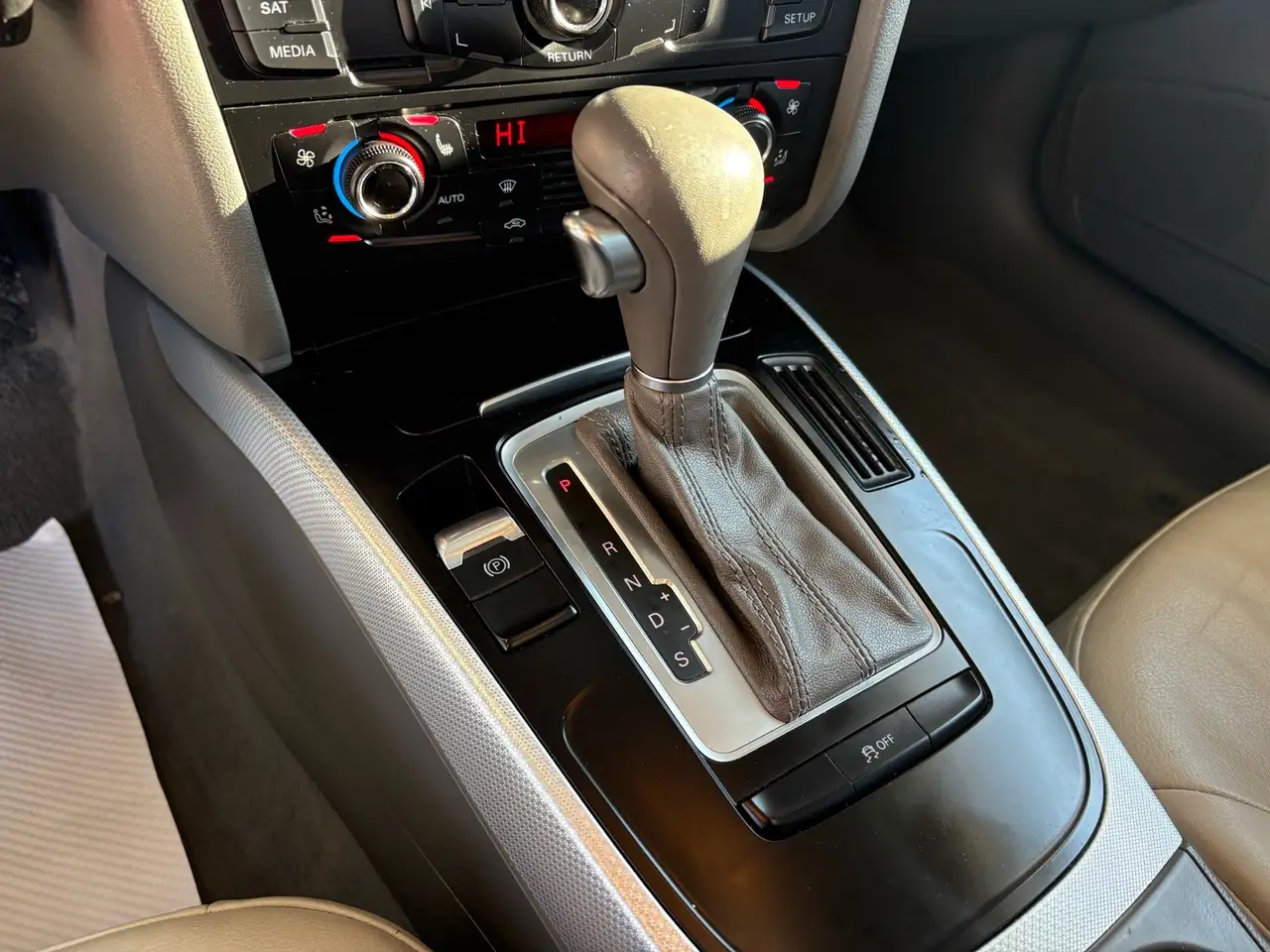 Audi A4 photo Audi A4
