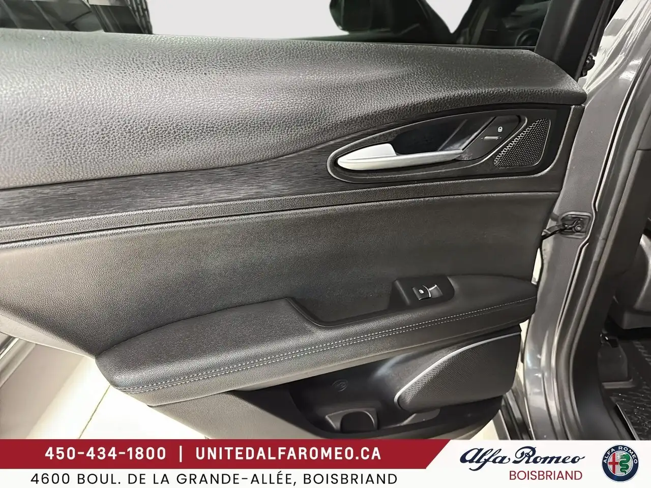 Alfa Romeo Stelvio снимка Alfa Romeo Stelvio
