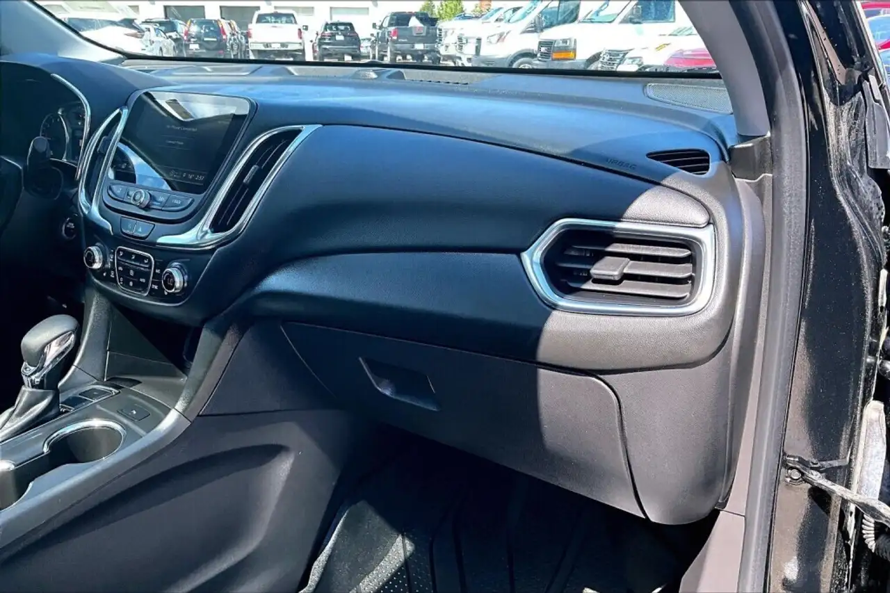 Chevrolet Equinox photo Chevrolet Equinox