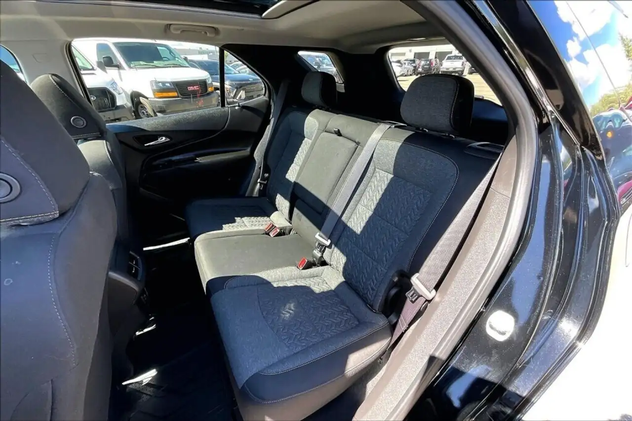 Chevrolet Equinox photo Chevrolet Equinox