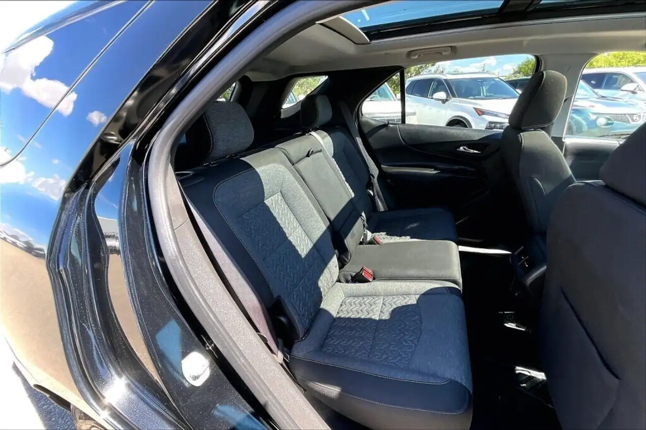 Chevrolet Equinox photo Chevrolet Equinox