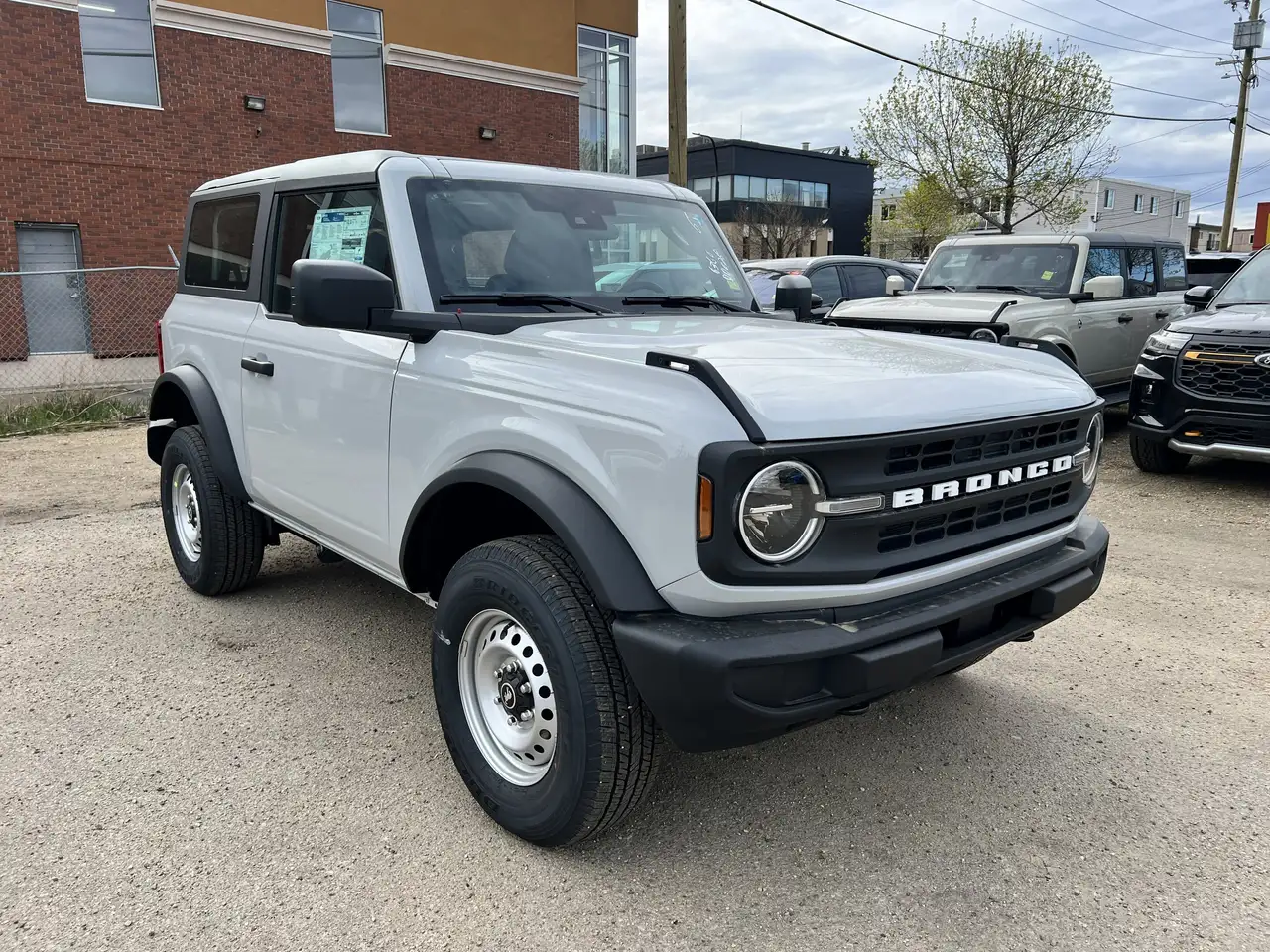Ford Bronco снимка Ford Bronco