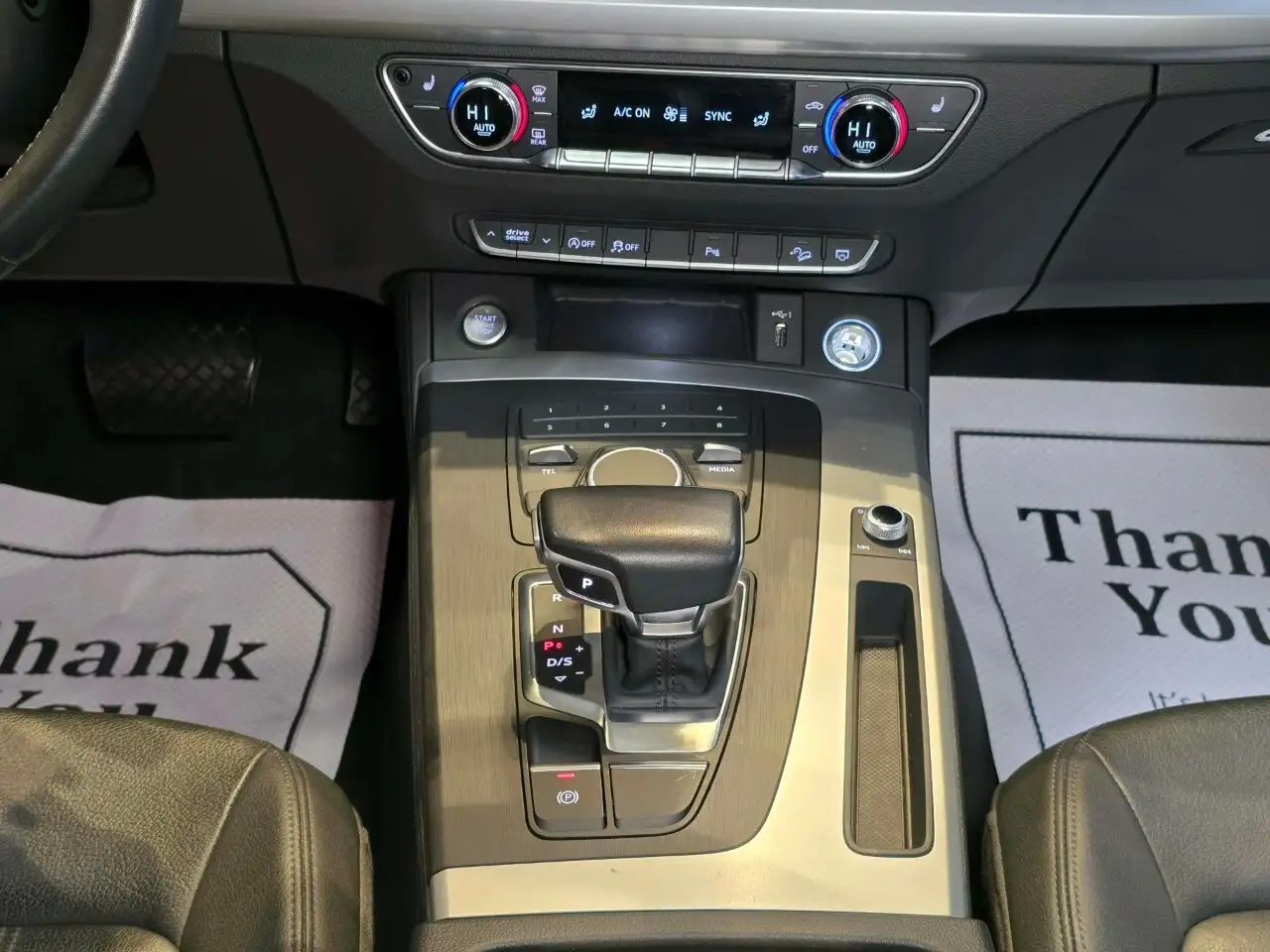 Audi Q5 снимка Audi Q5