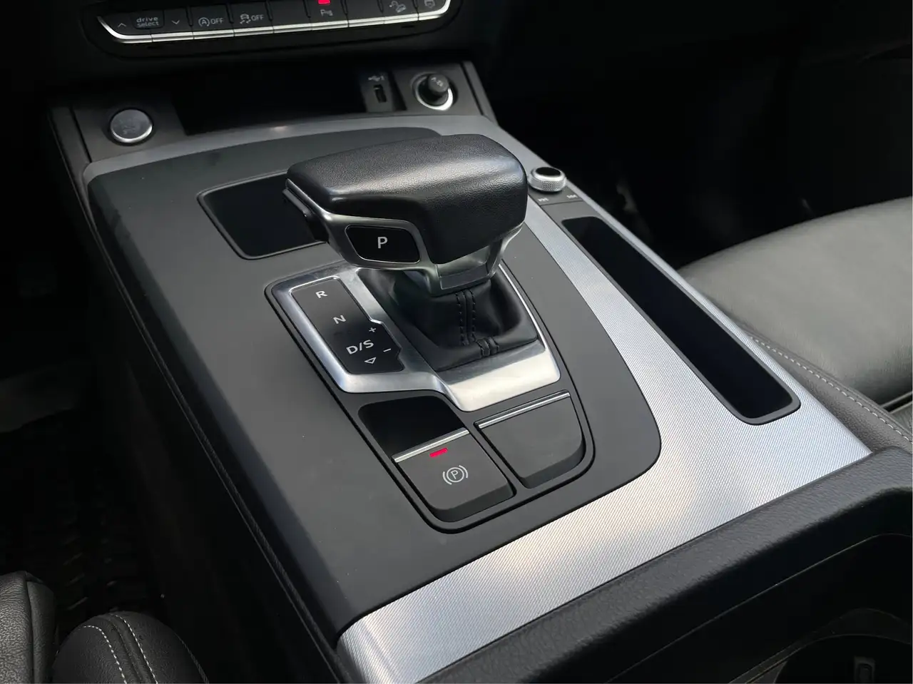 Audi Q5 снимка Audi Q5
