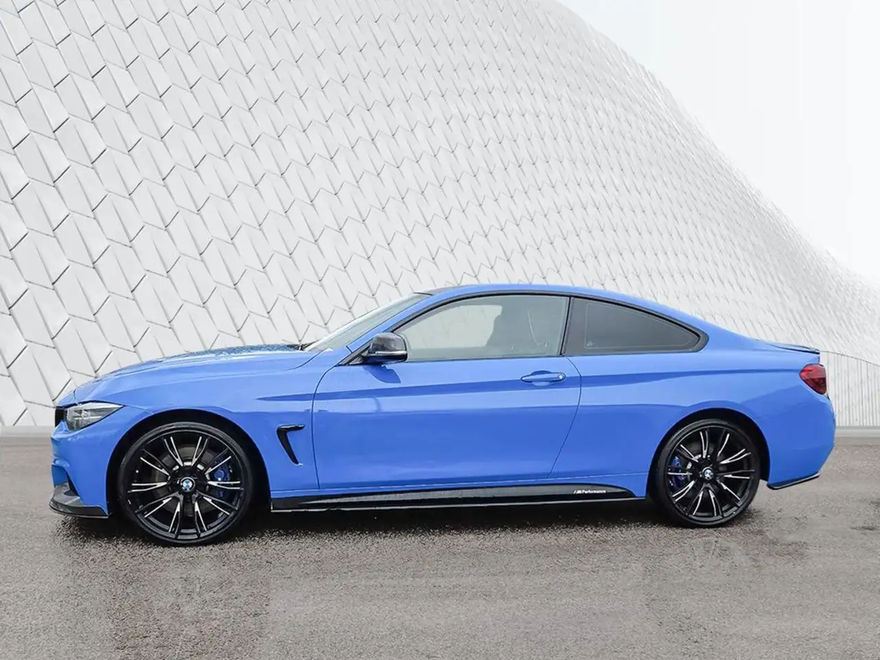 BMW 4 Series снимка BMW 4 Series