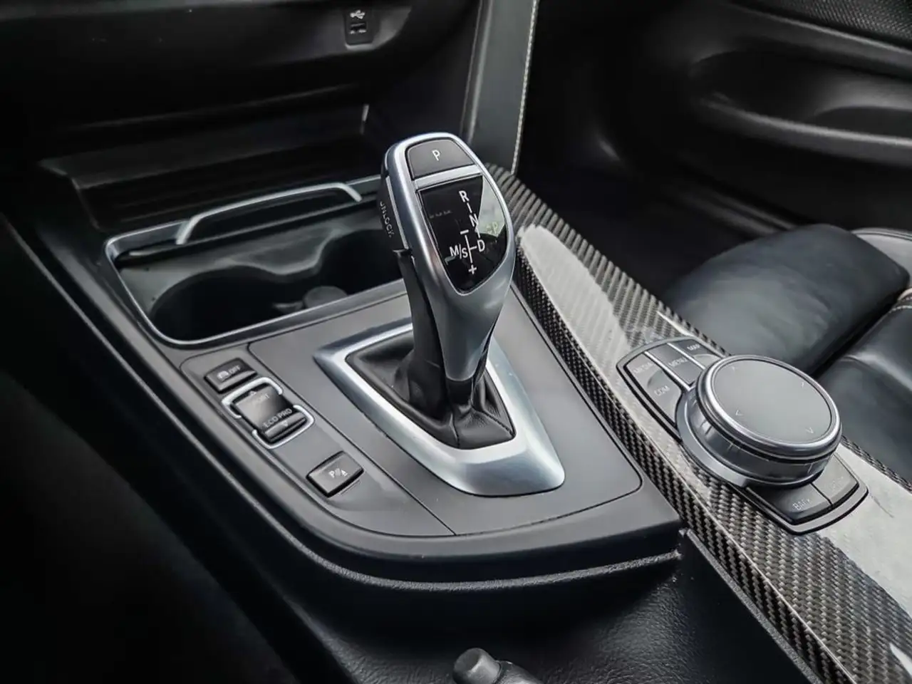BMW 4 Series снимка BMW 4 Series