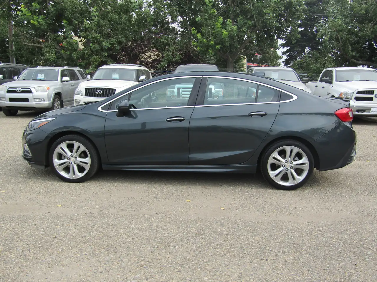 Chevrolet Cruze photo Chevrolet Cruze