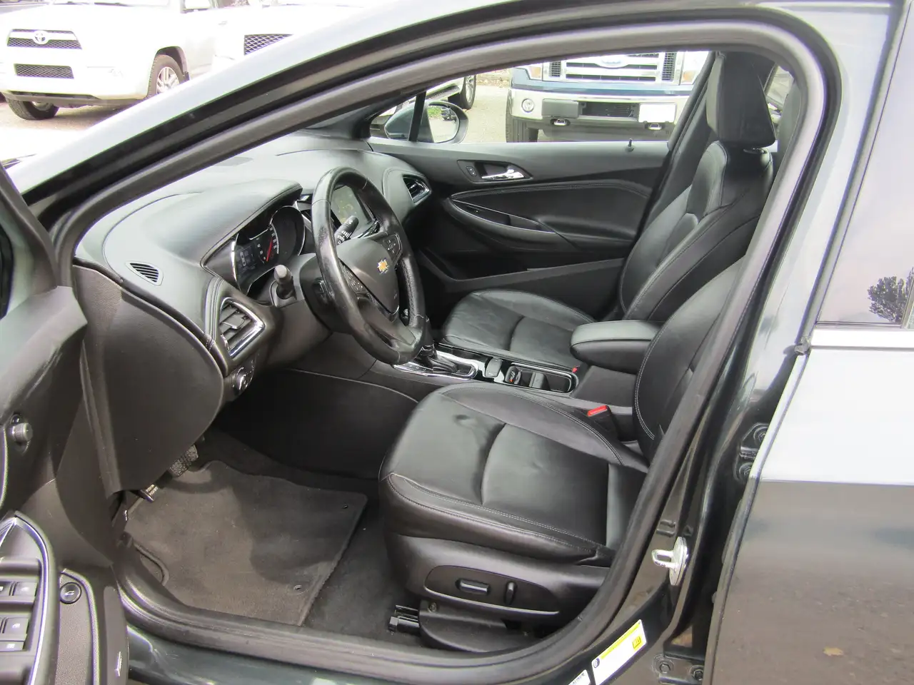 Chevrolet Cruze photo Chevrolet Cruze