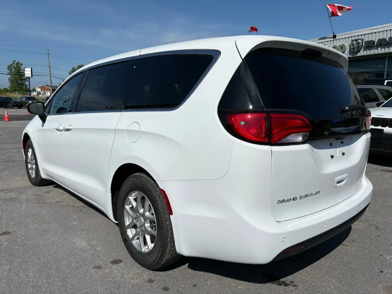 Chrysler Grand Caravan photo Chrysler Grand Caravan