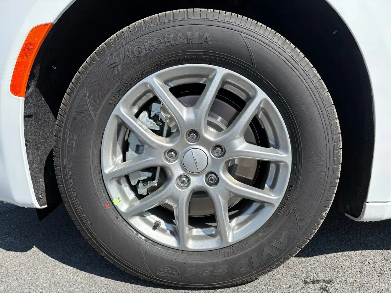 Chrysler Grand Caravan photo Chrysler Grand Caravan
