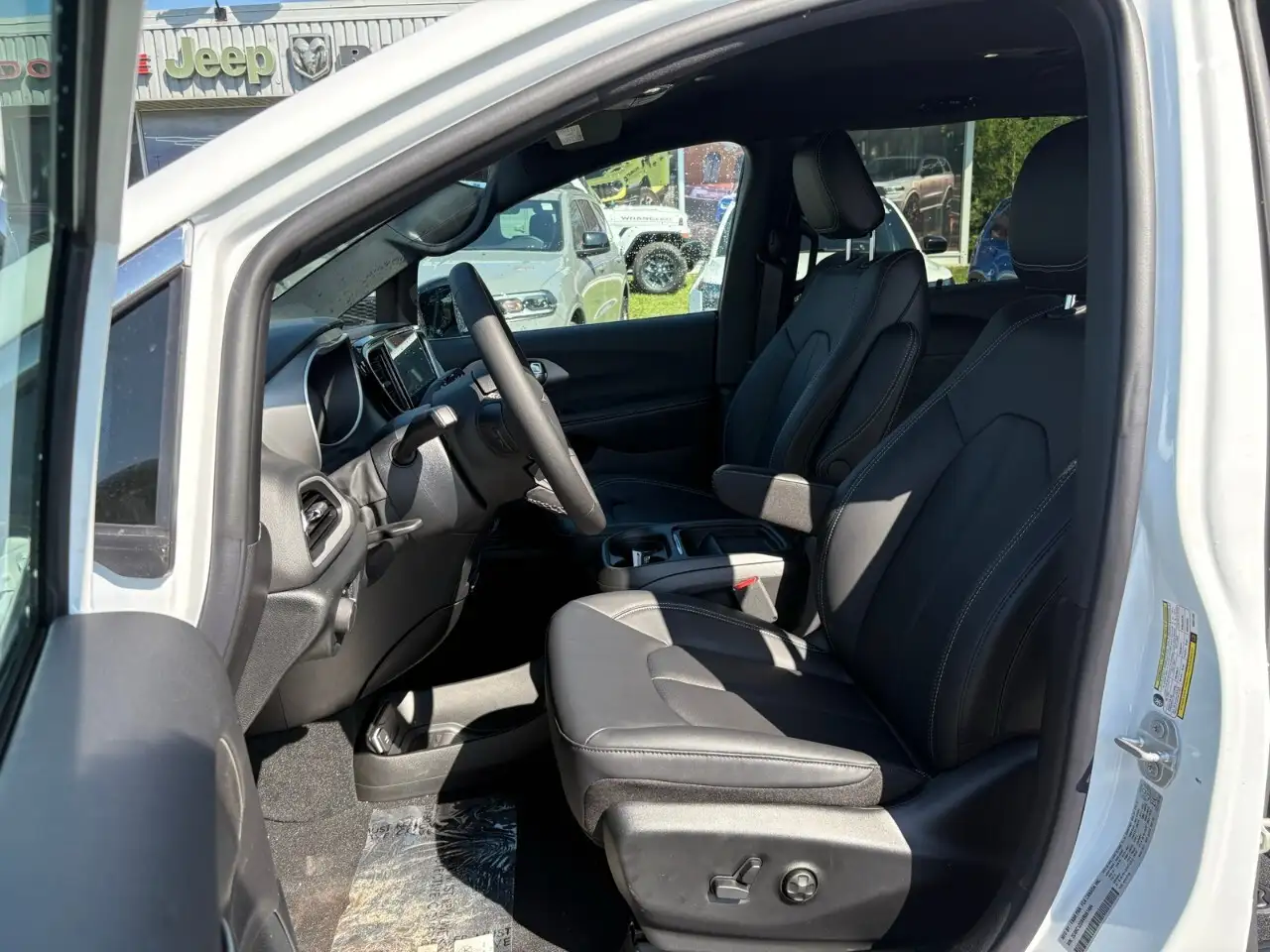 Chrysler Grand Caravan photo Chrysler Grand Caravan