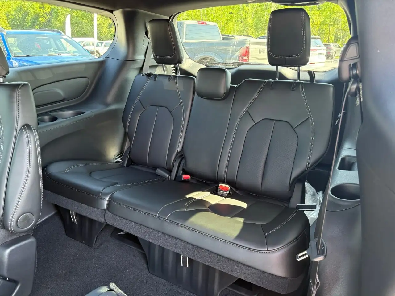 Chrysler Grand Caravan photo Chrysler Grand Caravan