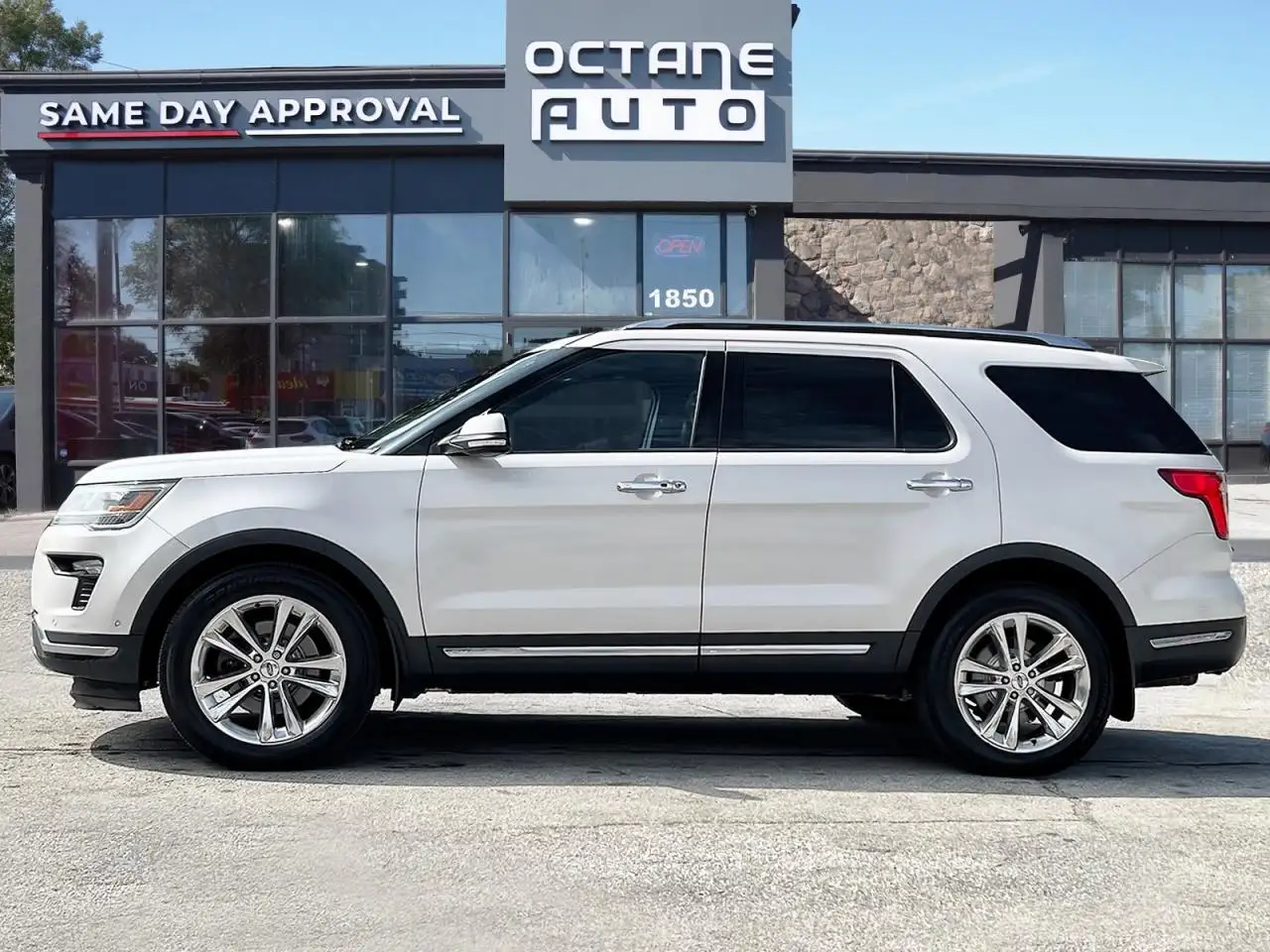 Ford Explorer photo Ford Explorer